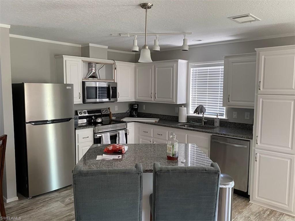 PINE ISLAND VILLAS - Residential