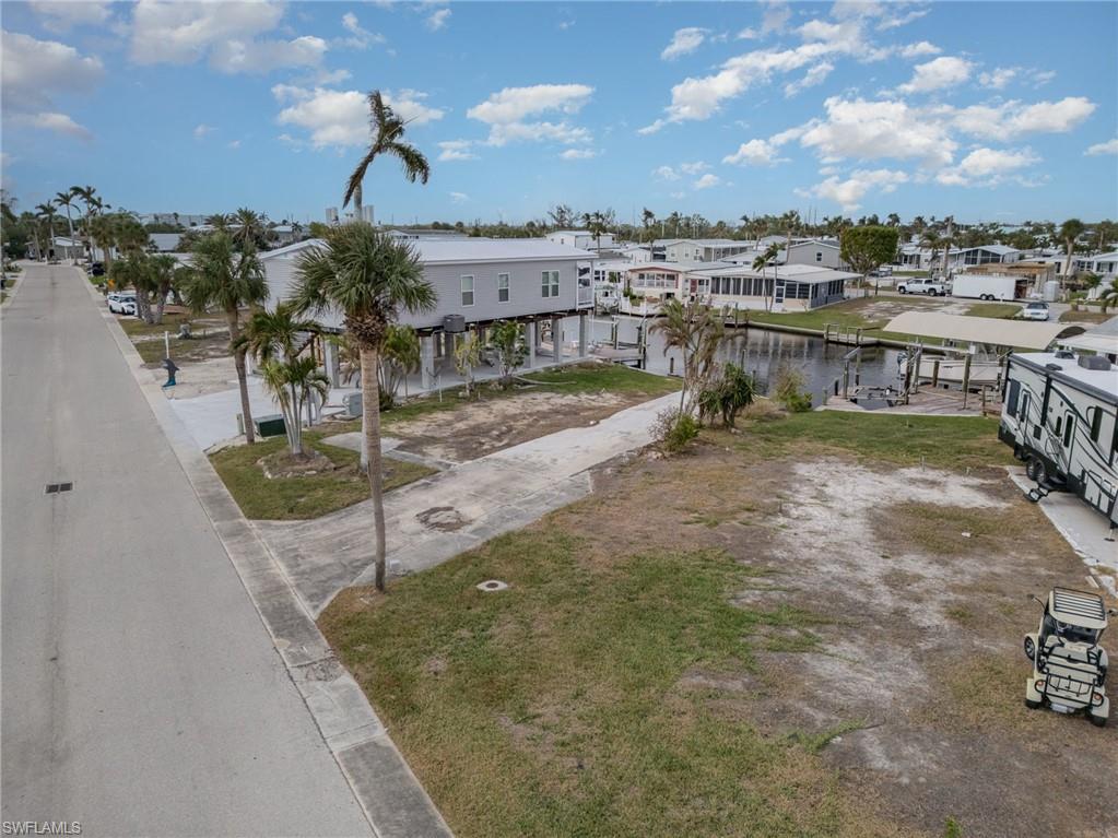 BAYSIDE ESTATES - Land