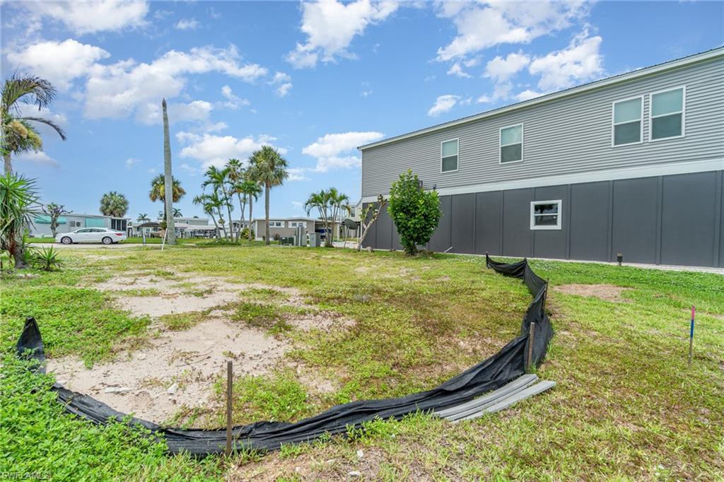 BAYSIDE ESTATES - Land