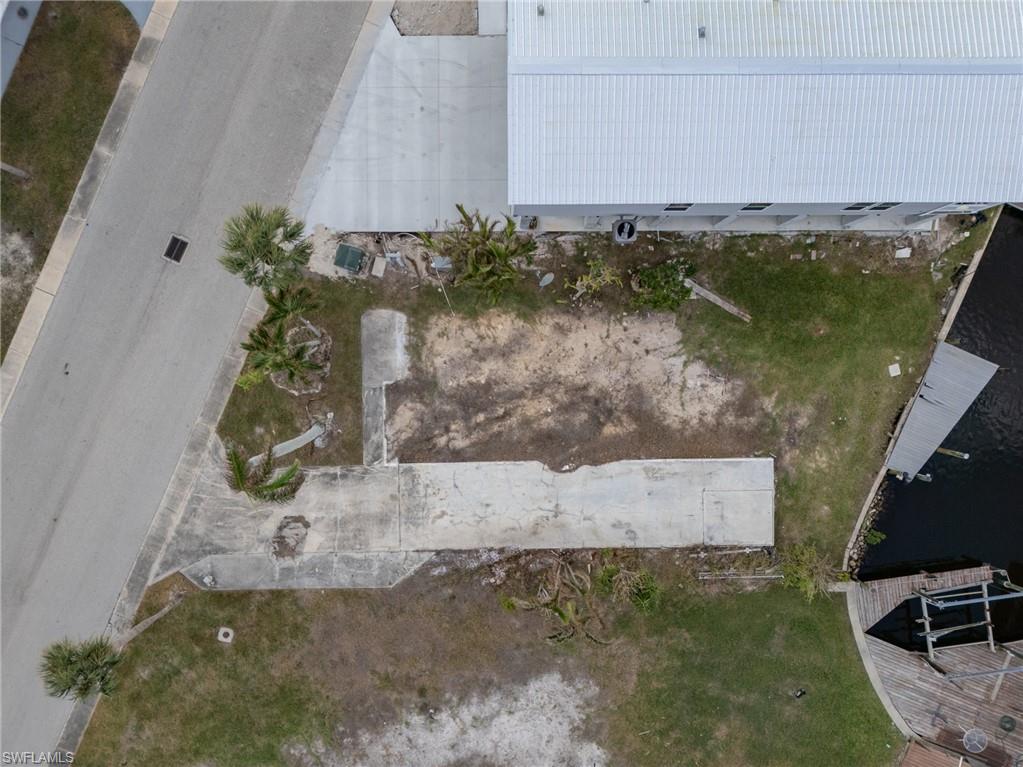 BAYSIDE ESTATES - Land