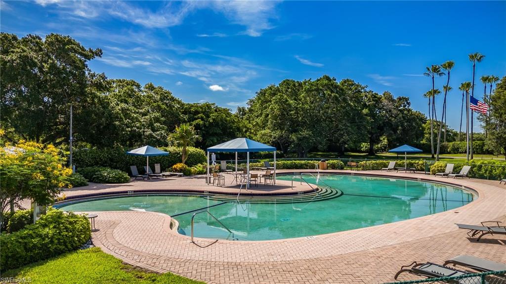 WELLINGTON AT LONE OAK - Residential