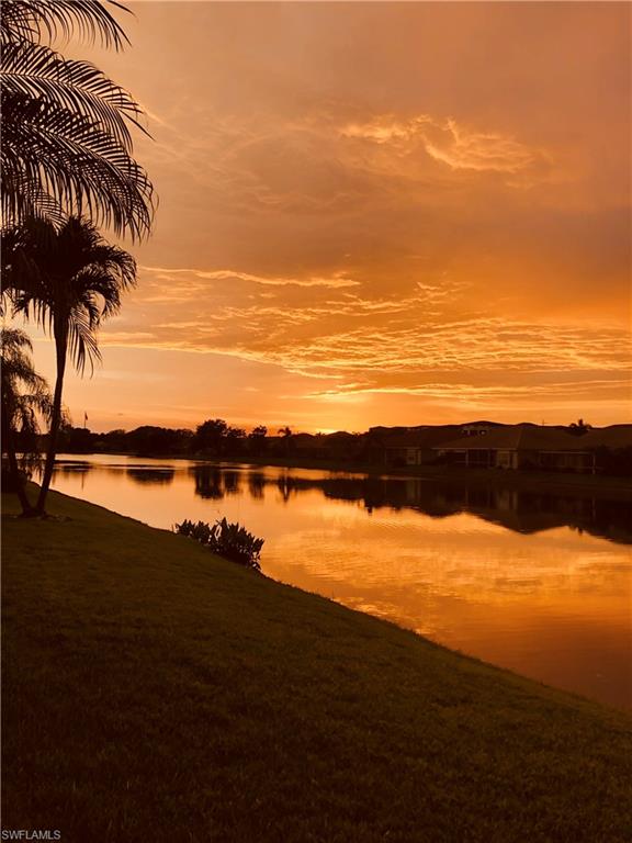 WELLINGTON AT LONE OAK - Residential