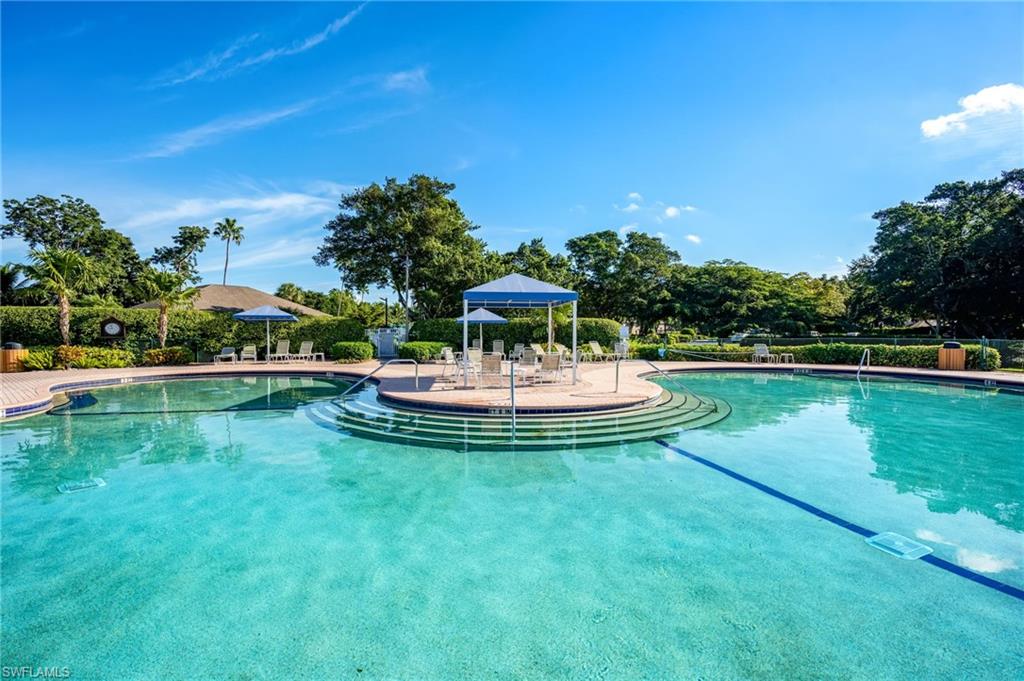 WELLINGTON AT LONE OAK - Residential