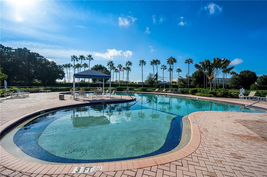 WELLINGTON AT LONE OAK - Residential