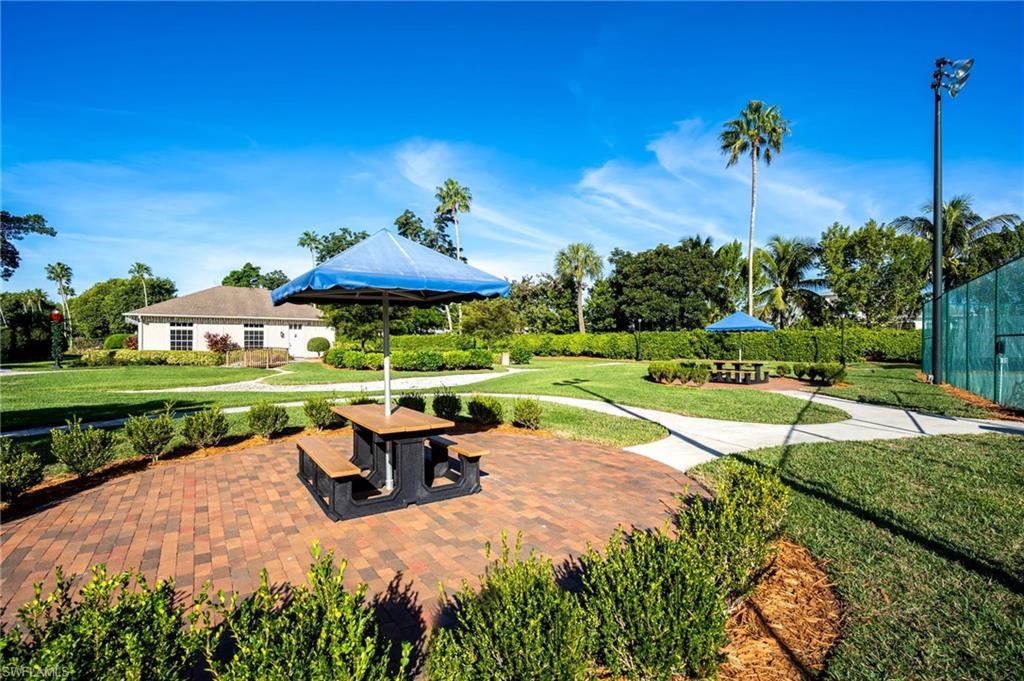 WELLINGTON AT LONE OAK - Residential