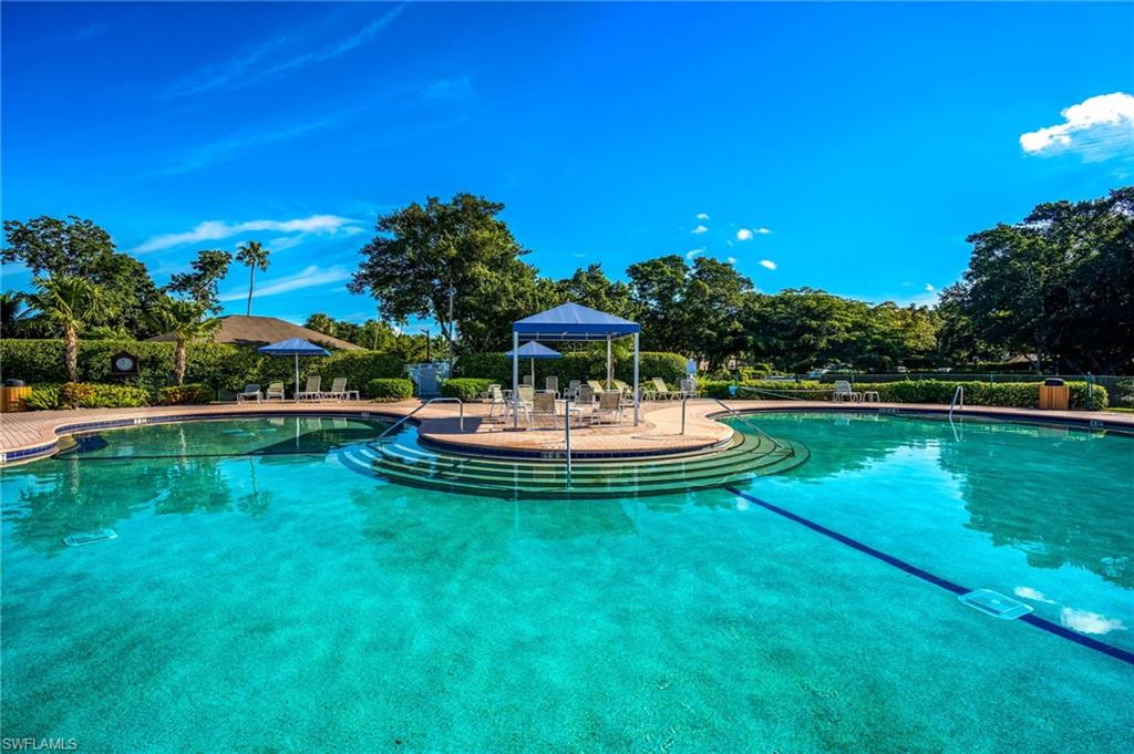 WELLINGTON AT LONE OAK - Residential