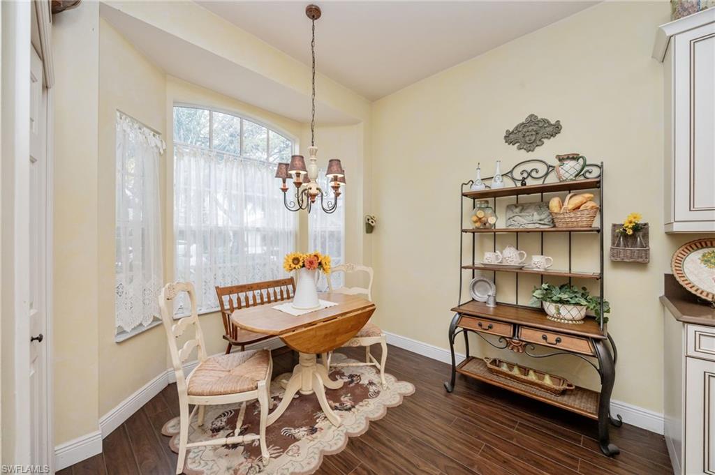 WELLINGTON AT LONE OAK - Residential