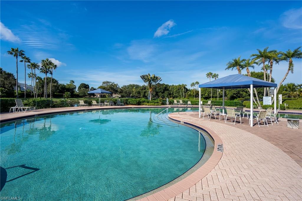 WELLINGTON AT LONE OAK - Residential