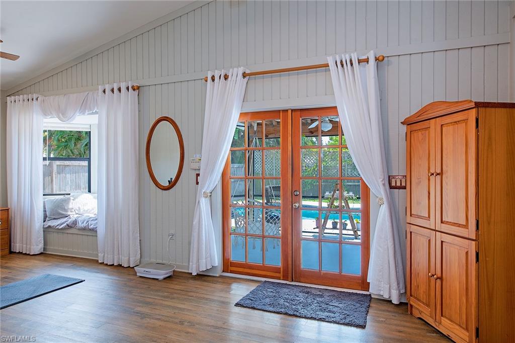 NAPLES PARK - Residential