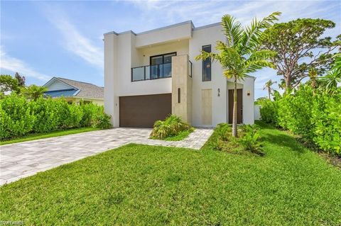 678 95th AVE N NAPLES FL 34108