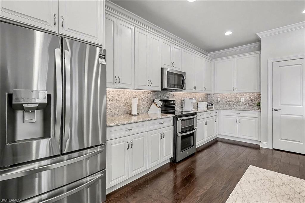 CARRIAGE HOMES AT LIVINGSTON LAKES - Residential Lease