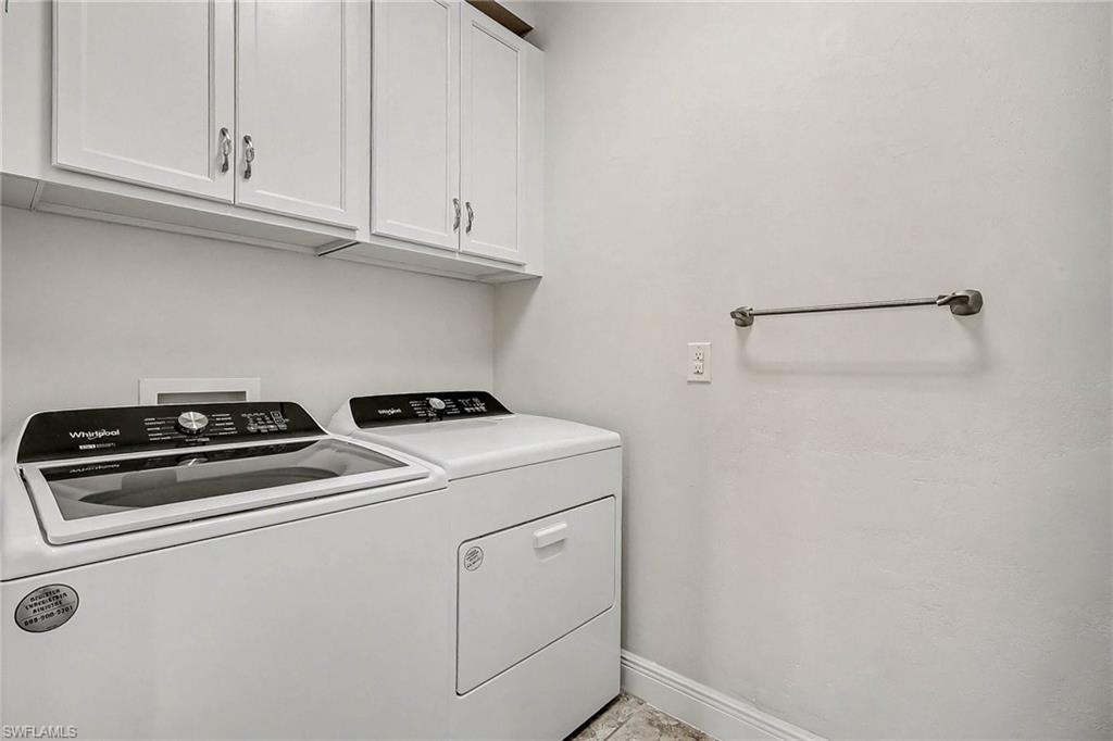 CARRIAGE HOMES AT LIVINGSTON LAKES - Residential Lease