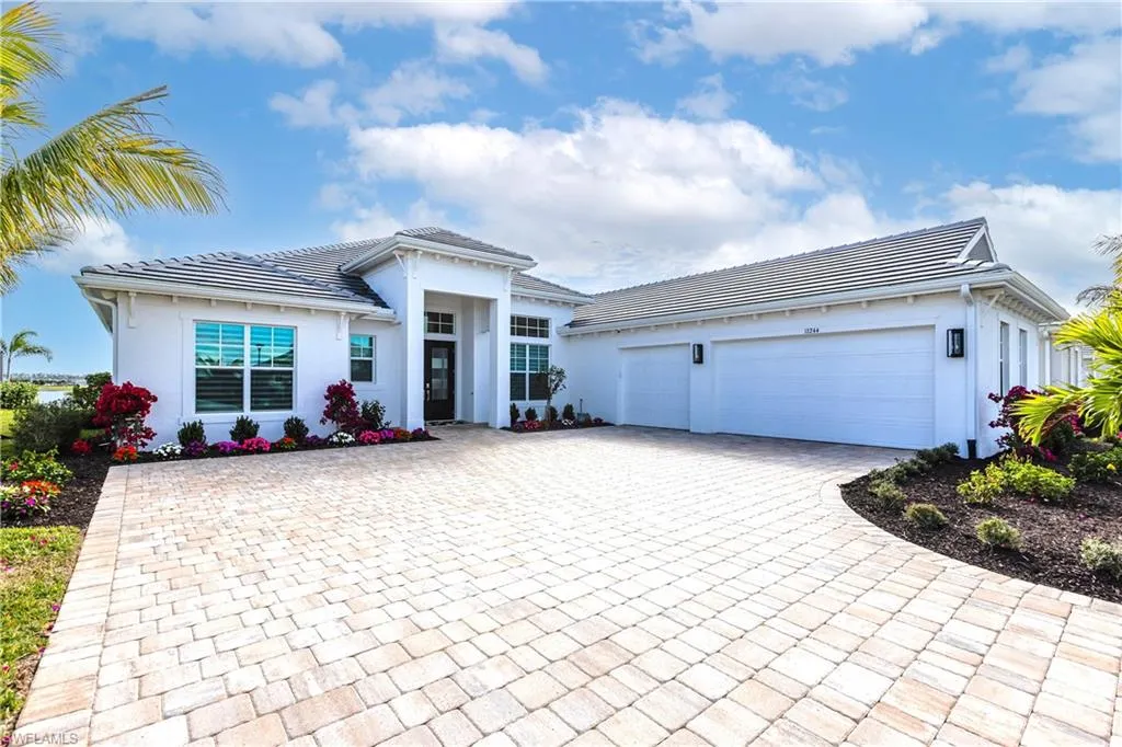 Fort Myers, Florida 33913, United States, 4 Bedrooms Bedrooms, ,4 BathroomsBathrooms,Residential,Active,20582