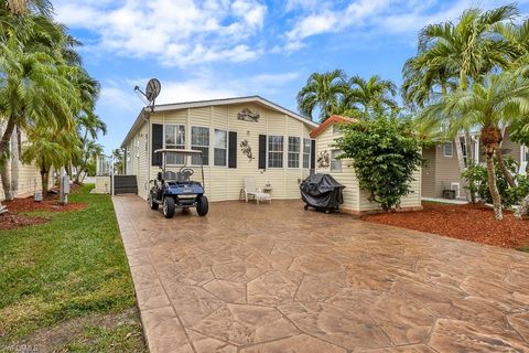 A home in NAPLES