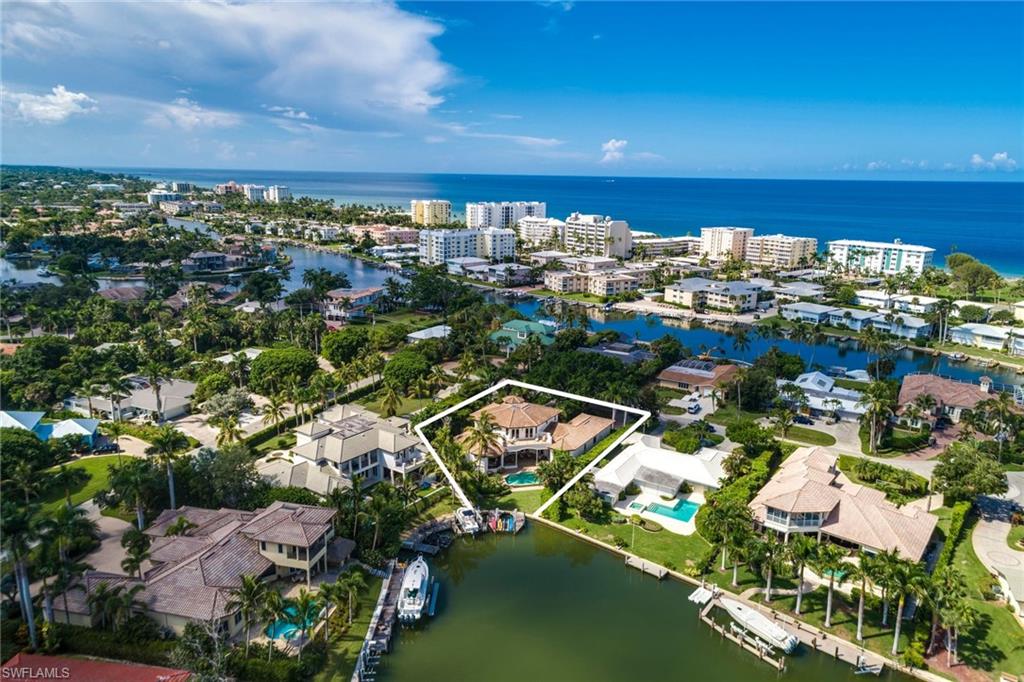 MOORINGS - Residential