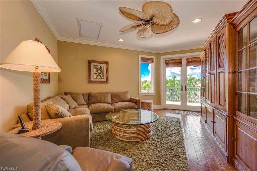 MOORINGS - Residential