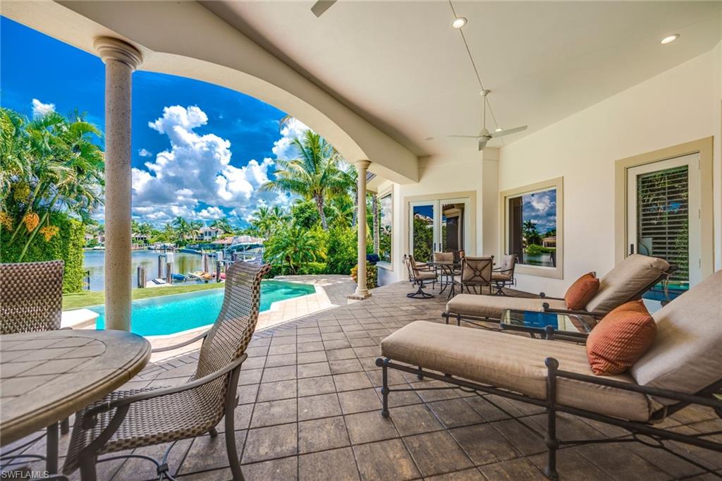 MOORINGS - Residential