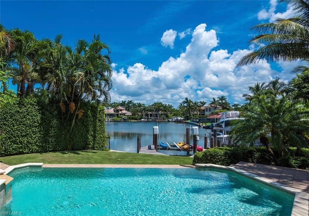 MOORINGS - Residential