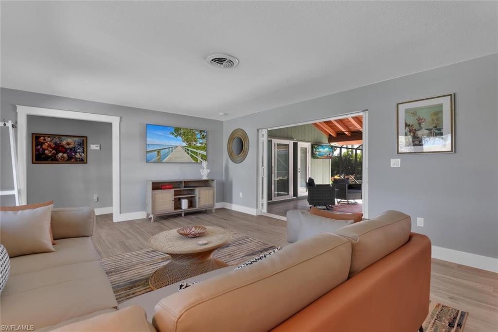 COCONUT RIVER - Residential Lease