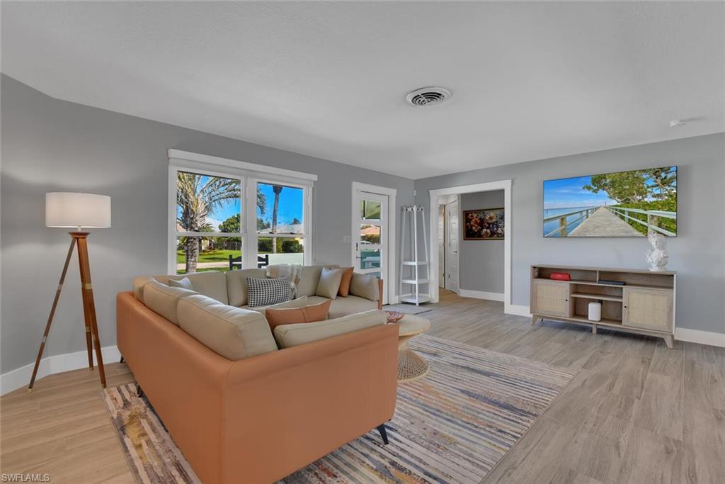 COCONUT RIVER - Residential Lease