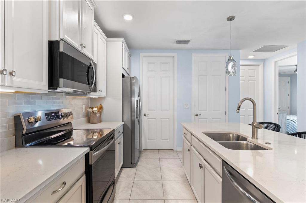 CORAL HARBOR - Residential