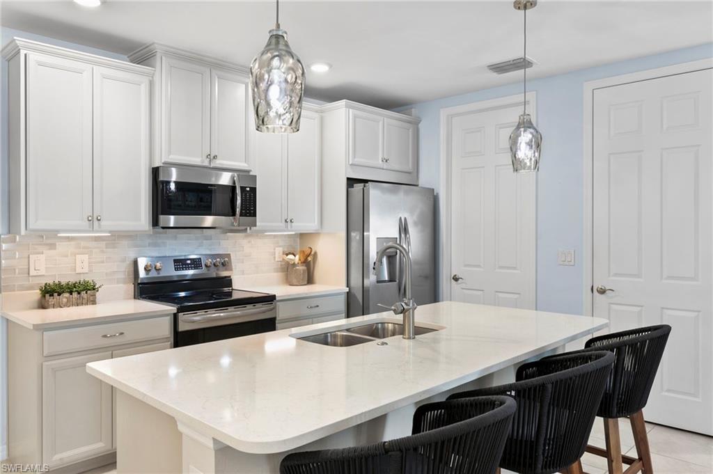 CORAL HARBOR - Residential