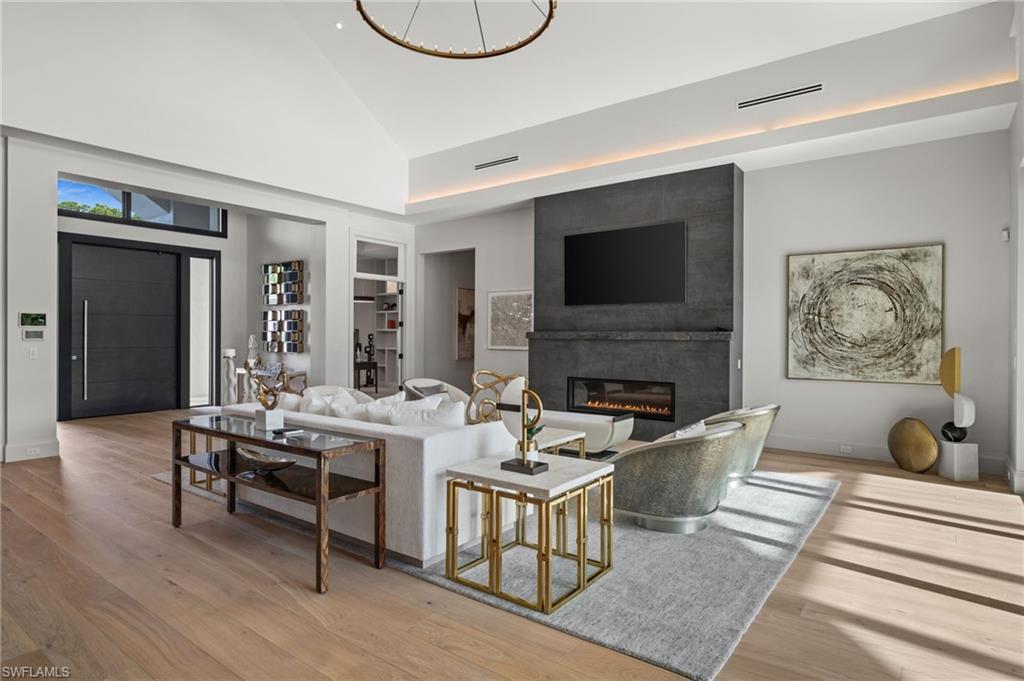 PINE RIDGE - Residential