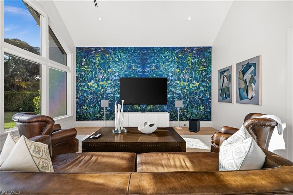 PINE RIDGE - Residential