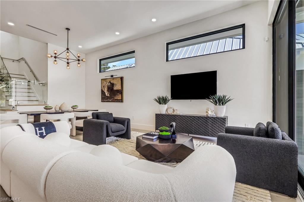 LAKE PARK - Residential