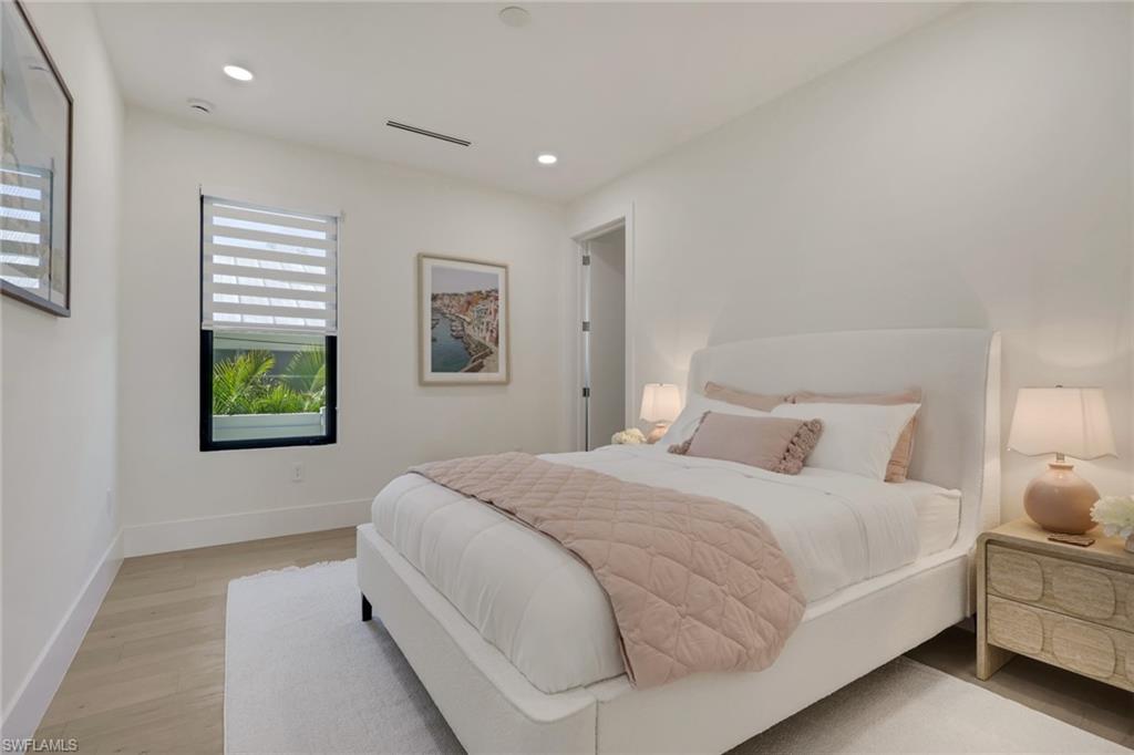 LAKE PARK - Residential