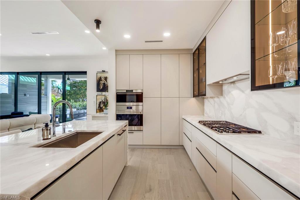 LAKE PARK - Residential