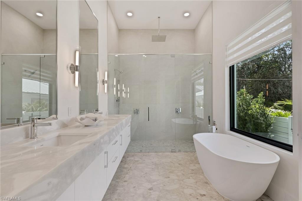 LAKE PARK - Residential