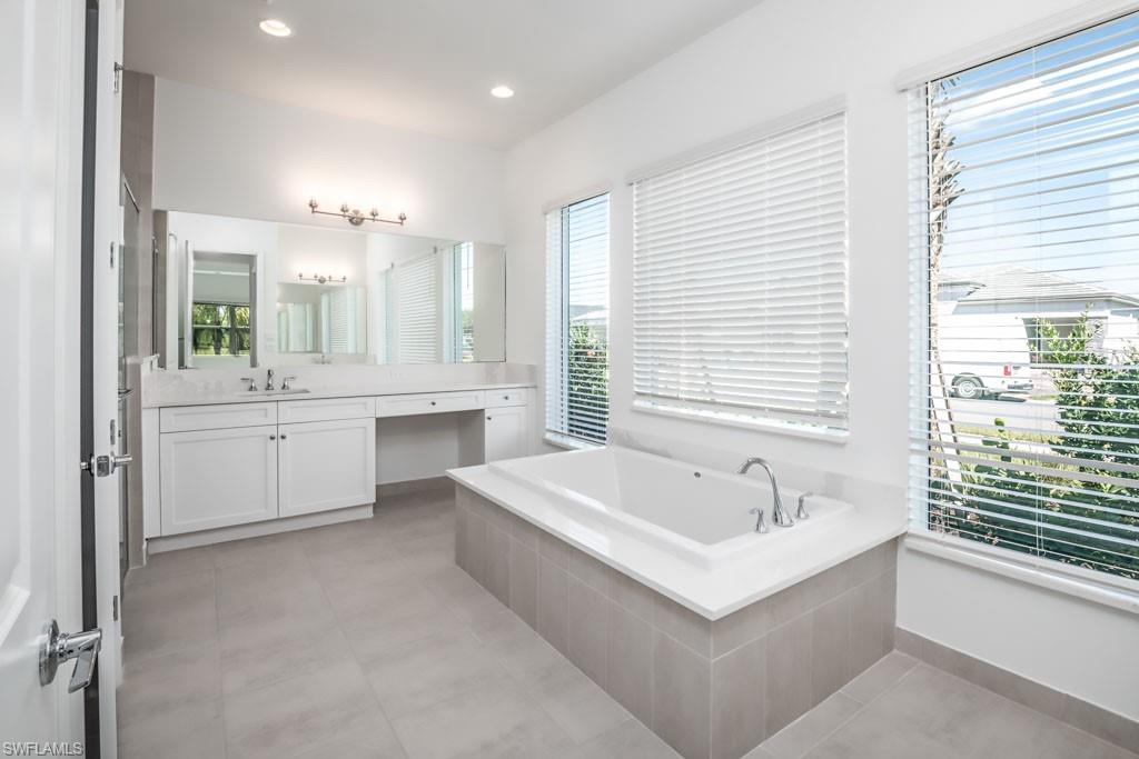 VALENCIA TRAILS - Residential