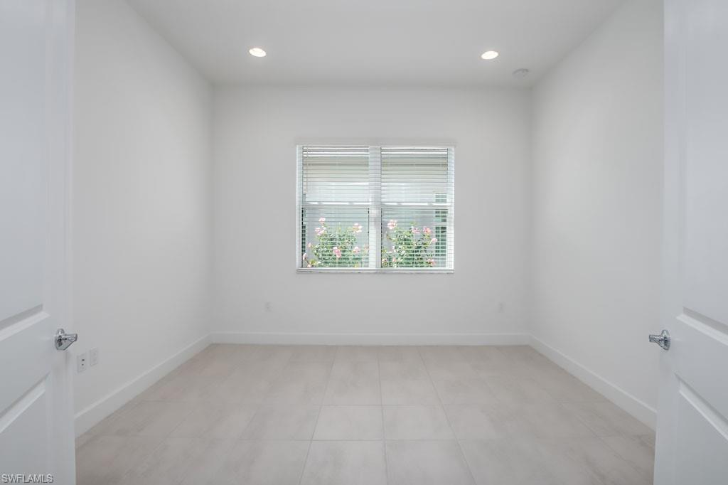 VALENCIA TRAILS - Residential