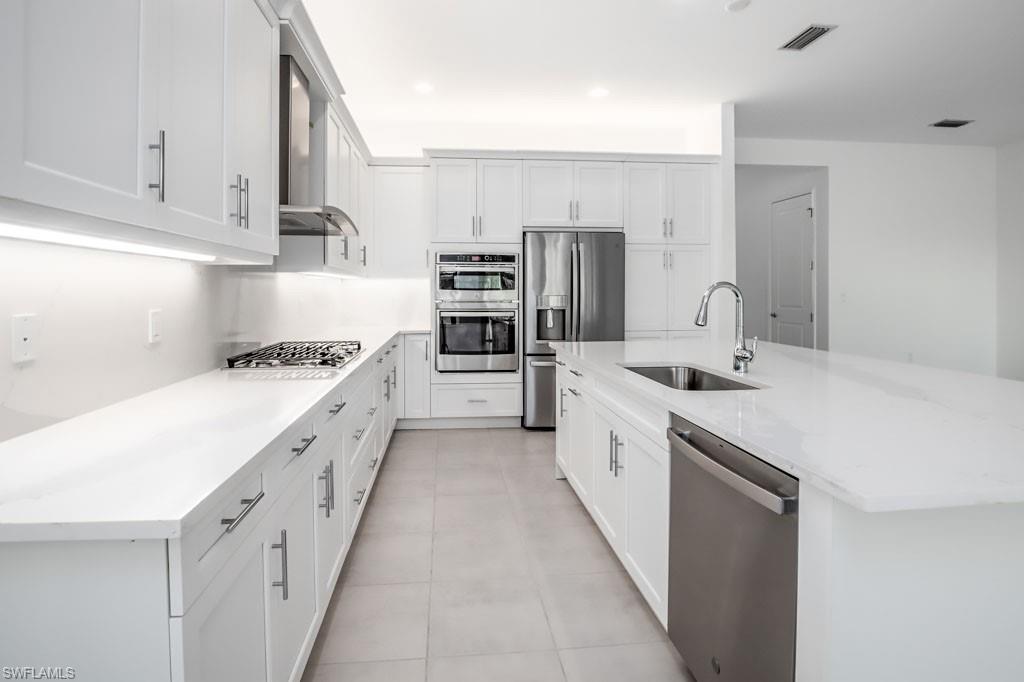 VALENCIA TRAILS - Residential