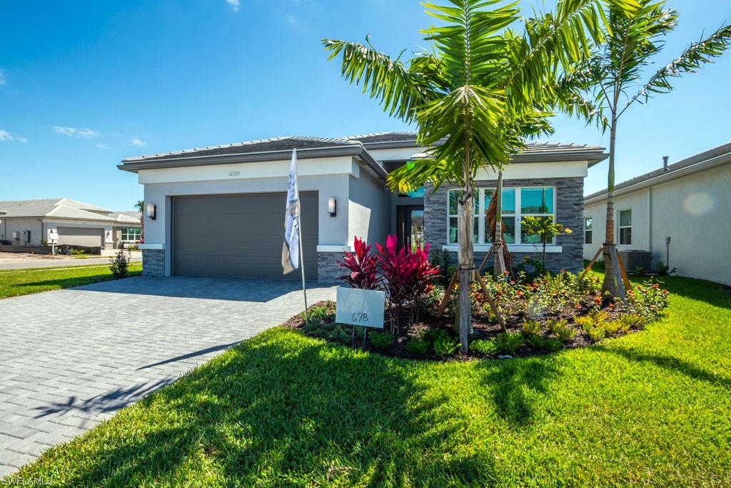 VALENCIA TRAILS - Residential