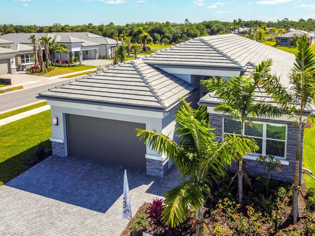 VALENCIA TRAILS - Residential