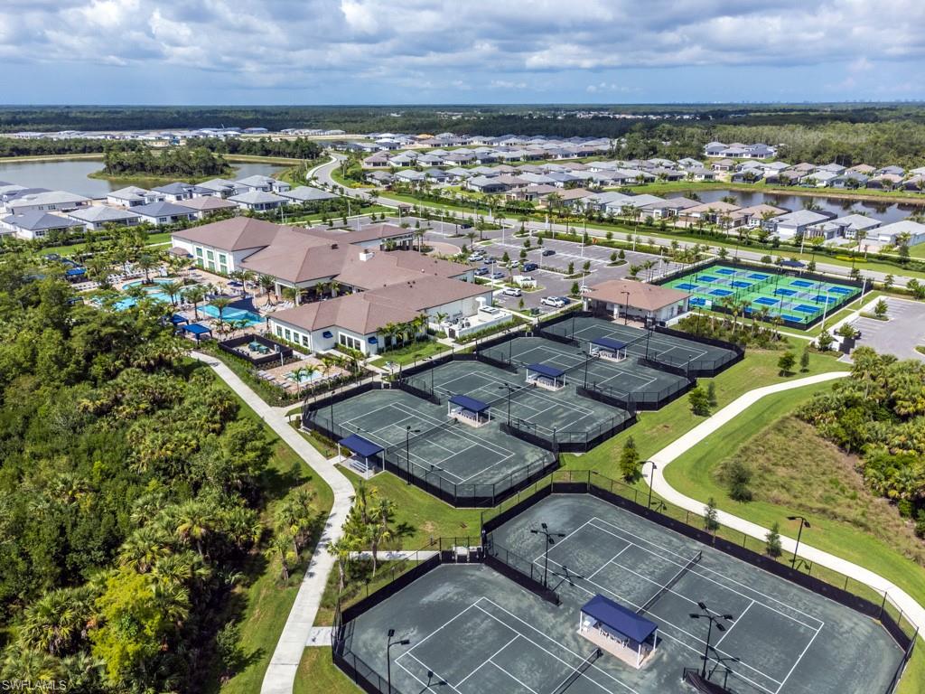 VALENCIA TRAILS - Residential