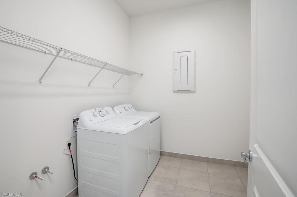 VALENCIA TRAILS - Residential