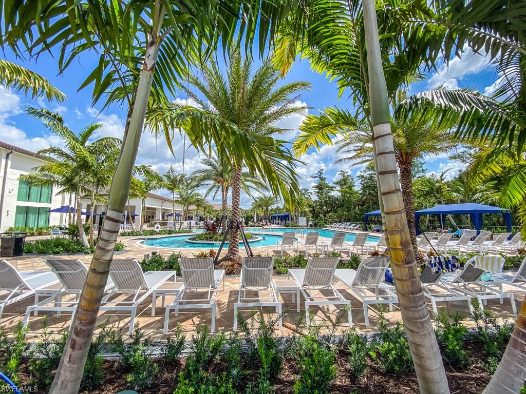 VALENCIA TRAILS - Residential