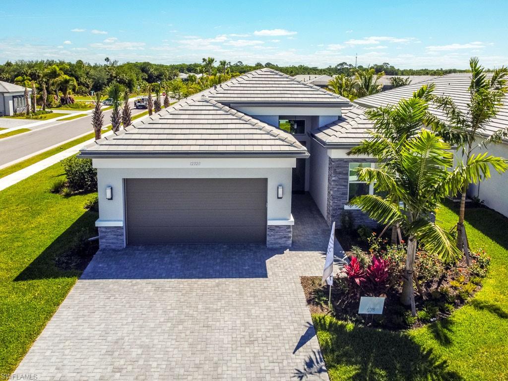 VALENCIA TRAILS - Residential