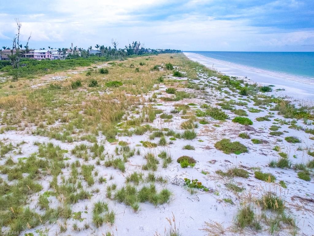 CHATEAUX SUR MER UNREC - Land