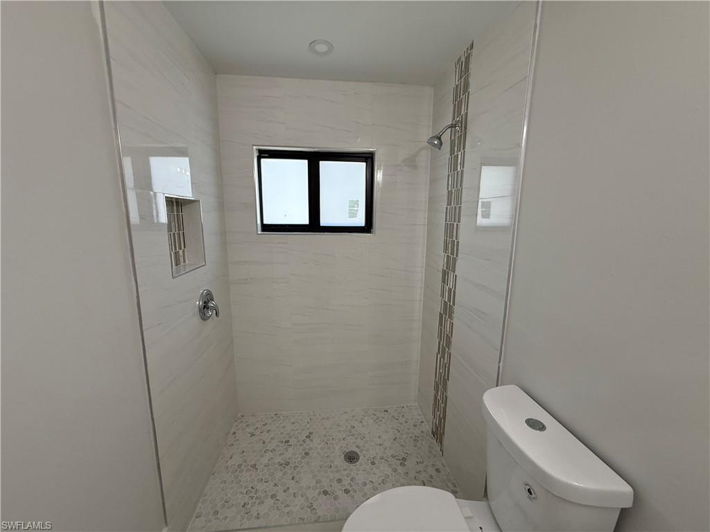 MIRROR LAKES - Residential