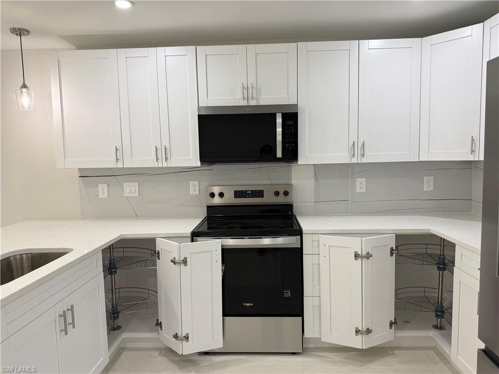 MIRROR LAKES - Residential