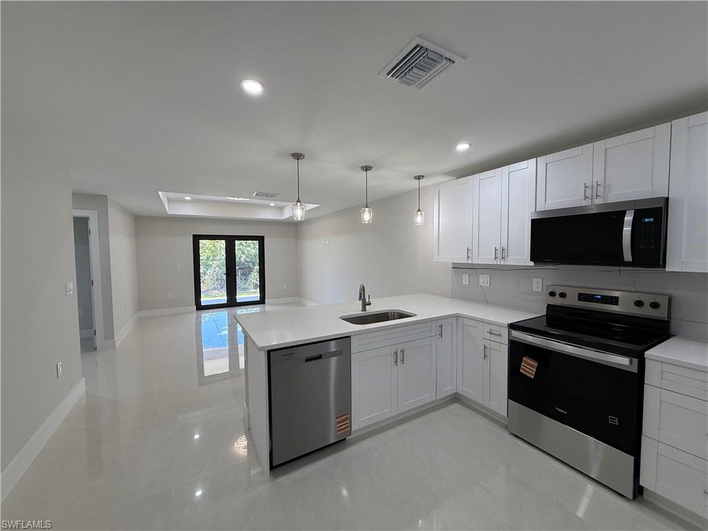 MIRROR LAKES - Residential