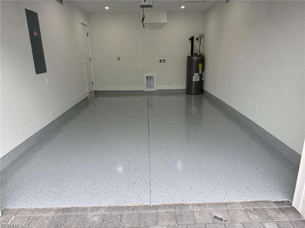 MIRROR LAKES - Residential