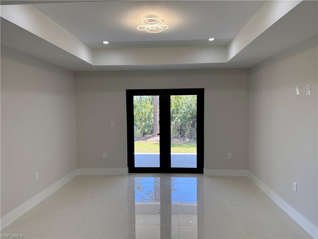 MIRROR LAKES - Residential