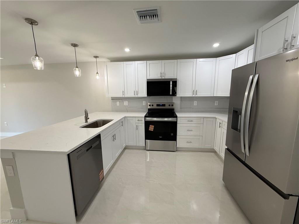 MIRROR LAKES - Residential