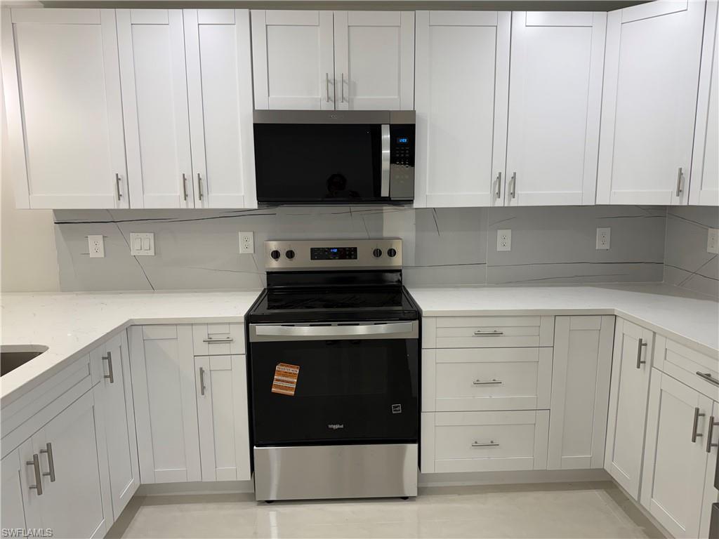 MIRROR LAKES - Residential