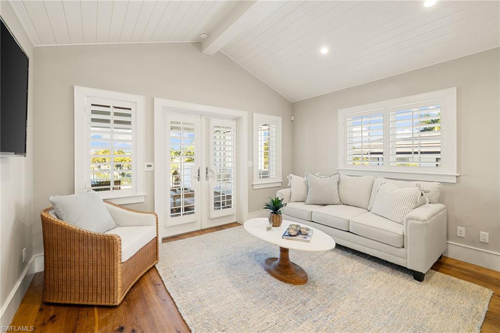 AQUALANE SHORES - Residential